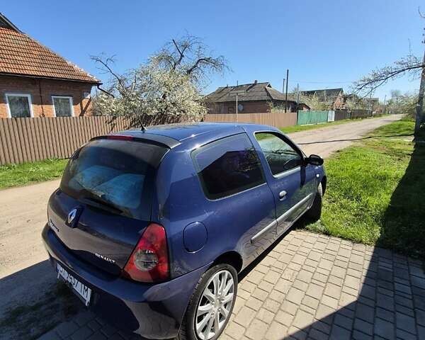 Синий Рено Клио, объемом двигателя 1.15 л и пробегом 239 тыс. км за 3100 $, фото 7 на Automoto.ua