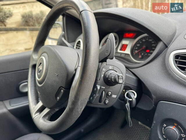 Синій Рено Кліо, об'ємом двигуна 1.6 л та пробігом 148 тис. км за 6100 $, фото 12 на Automoto.ua