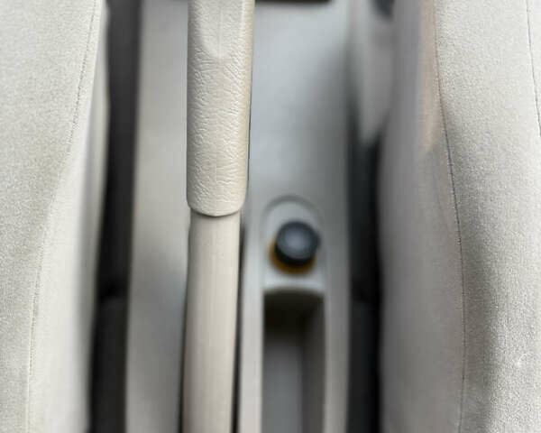 Синий Рено Клио, объемом двигателя 1.6 л и пробегом 178 тыс. км за 4290 $, фото 23 на Automoto.ua