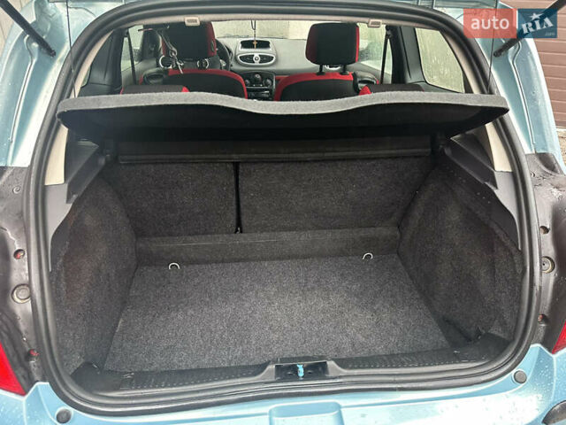 Синій Рено Кліо, об'ємом двигуна 1.15 л та пробігом 174 тис. км за 4000 $, фото 9 на Automoto.ua