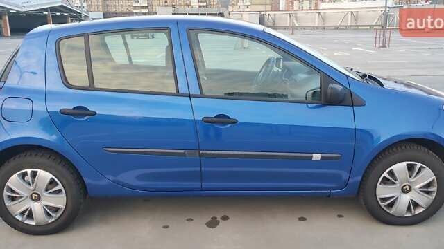 Синий Рено Клио, объемом двигателя 1.15 л и пробегом 125 тыс. км за 4700 $, фото 6 на Automoto.ua