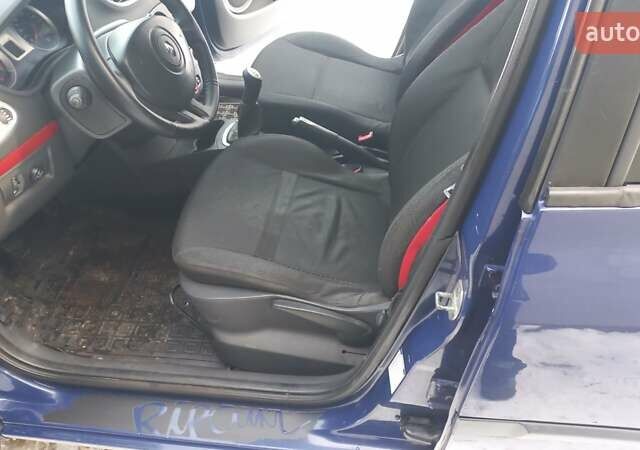 Синий Рено Клио, объемом двигателя 1.15 л и пробегом 145 тыс. км за 3850 $, фото 5 на Automoto.ua