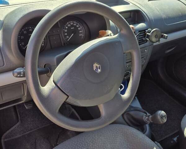Синий Рено Клио, объемом двигателя 1.15 л и пробегом 239 тыс. км за 3100 $, фото 5 на Automoto.ua