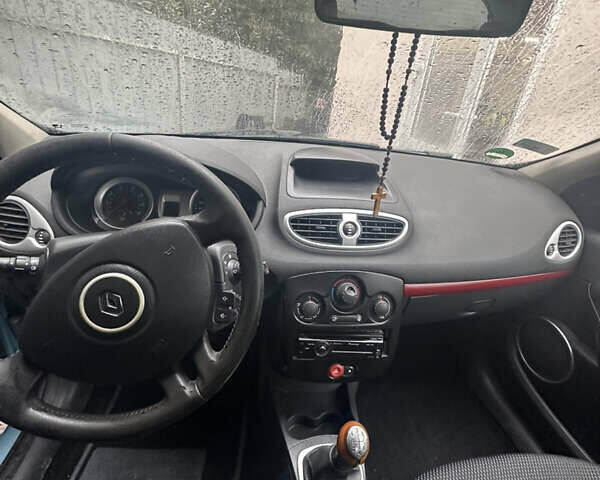 Синій Рено Кліо, об'ємом двигуна 1.15 л та пробігом 174 тис. км за 4000 $, фото 4 на Automoto.ua