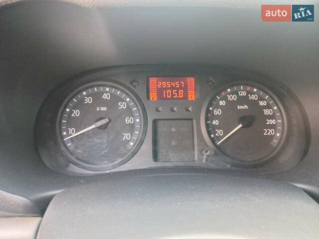 Синій Рено Кліо, об'ємом двигуна 1.2 л та пробігом 299 тис. км за 2950 $, фото 18 на Automoto.ua