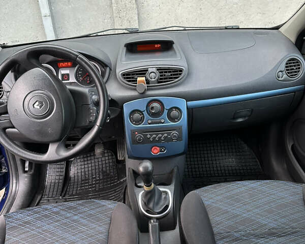 Синий Рено Клио, объемом двигателя 1.15 л и пробегом 224 тыс. км за 3600 $, фото 9 на Automoto.ua