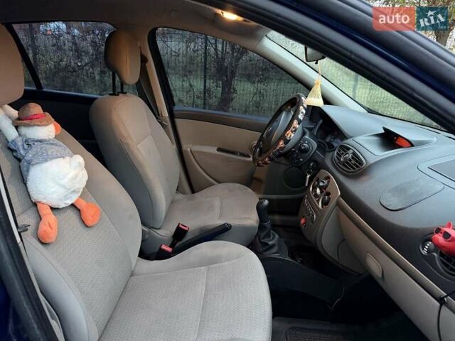 Синій Рено Кліо, об'ємом двигуна 1.39 л та пробігом 120 тис. км за 3650 $, фото 7 на Automoto.ua