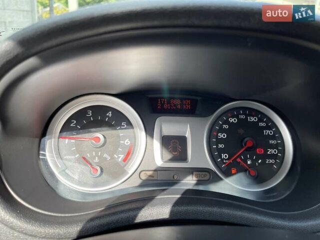 Синий Рено Клио, объемом двигателя 1.2 л и пробегом 172 тыс. км за 4600 $, фото 5 на Automoto.ua