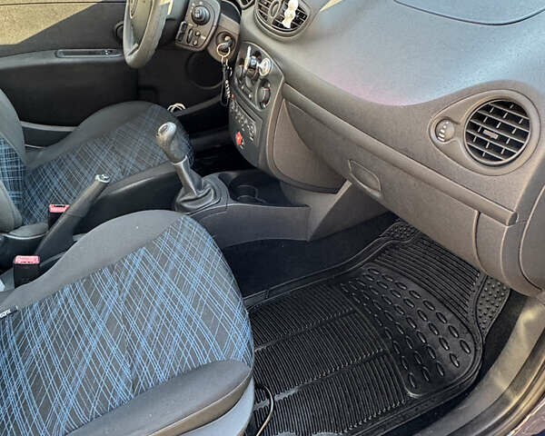 Синий Рено Клио, объемом двигателя 1.2 л и пробегом 181 тыс. км за 4100 $, фото 8 на Automoto.ua