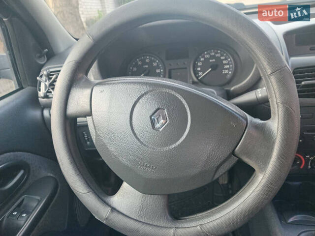 Синий Рено Клио, объемом двигателя 1.15 л и пробегом 299 тыс. км за 2999 $, фото 17 на Automoto.ua