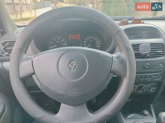 Синий Рено Клио, объемом двигателя 1.2 л и пробегом 299 тыс. км за 2999 $, фото 14 на Automoto.ua