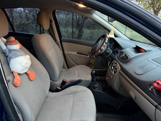 Синій Рено Кліо, об'ємом двигуна 1.4 л та пробігом 120 тис. км за 3650 $, фото 2 на Automoto.ua