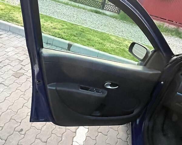 Синий Рено Клио, объемом двигателя 1.2 л и пробегом 214 тыс. км за 4199 $, фото 13 на Automoto.ua