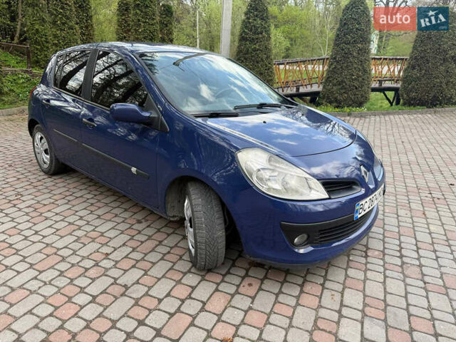 Синий Рено Клио, объемом двигателя 1.5 л и пробегом 280 тыс. км за 4300 $, фото 4 на Automoto.ua
