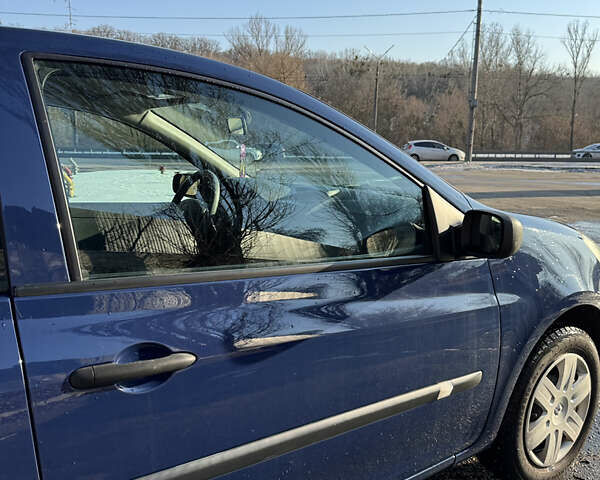 Синий Рено Клио, объемом двигателя 1.2 л и пробегом 181 тыс. км за 4100 $, фото 3 на Automoto.ua