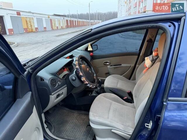 Синий Рено Клио, объемом двигателя 1.39 л и пробегом 120 тыс. км за 3950 $, фото 2 на Automoto.ua