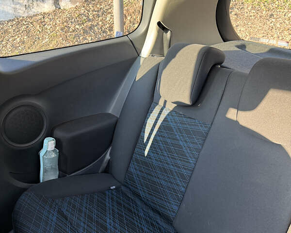 Синий Рено Клио, объемом двигателя 1.2 л и пробегом 181 тыс. км за 4100 $, фото 18 на Automoto.ua