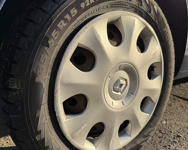 Синий Рено Клио, объемом двигателя 1.2 л и пробегом 181 тыс. км за 4100 $, фото 32 на Automoto.ua