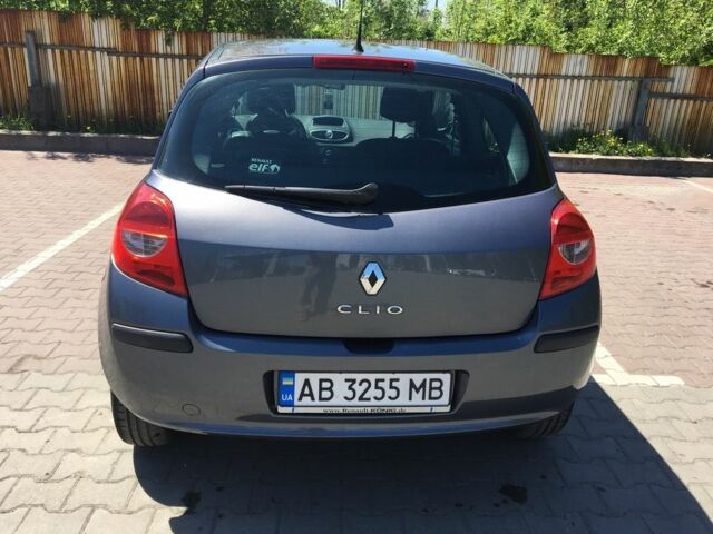 Синий Рено Клио, объемом двигателя 1.6 л и пробегом 136 тыс. км за 4900 $, фото 1 на Automoto.ua