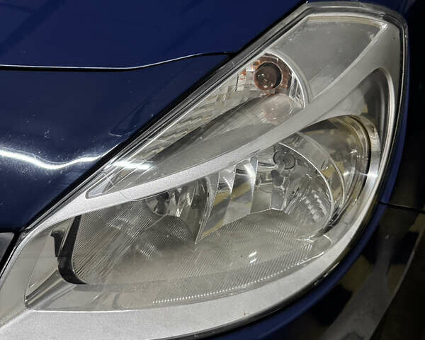 Синий Рено Клио, объемом двигателя 1.2 л и пробегом 181 тыс. км за 4100 $, фото 44 на Automoto.ua