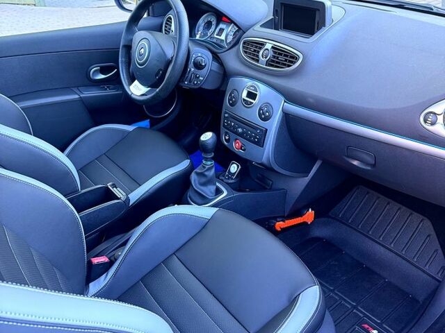 Синий Рено Клио, объемом двигателя 1.6 л и пробегом 192 тыс. км за 7000 $, фото 9 на Automoto.ua