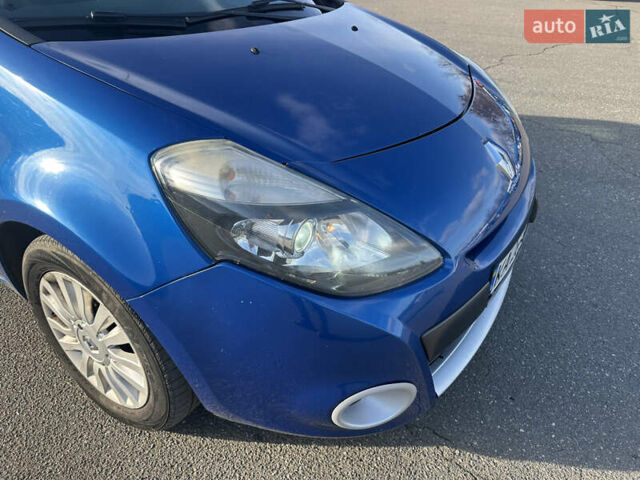 Синий Рено Клио, объемом двигателя 1.15 л и пробегом 195 тыс. км за 4900 $, фото 3 на Automoto.ua