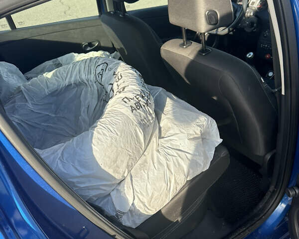 Синий Рено Клио, объемом двигателя 1.15 л и пробегом 195 тыс. км за 4900 $, фото 23 на Automoto.ua