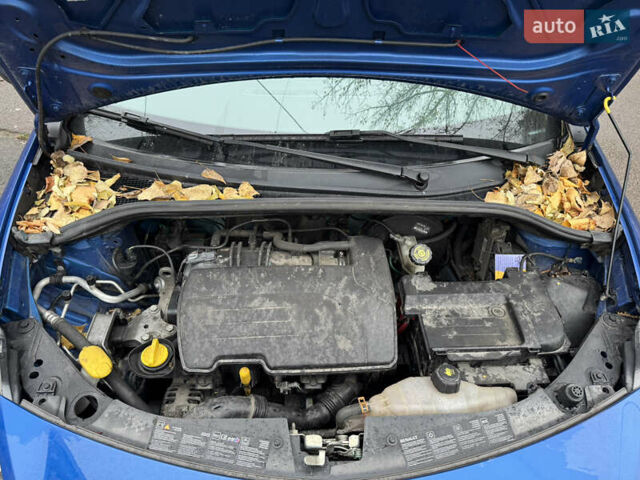 Синий Рено Клио, объемом двигателя 1.2 л и пробегом 195 тыс. км за 4900 $, фото 16 на Automoto.ua