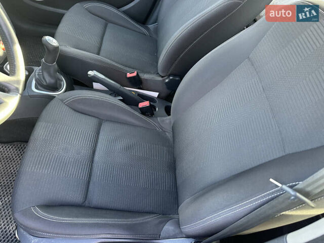 Синий Рено Клио, объемом двигателя 1.15 л и пробегом 195 тыс. км за 4900 $, фото 17 на Automoto.ua