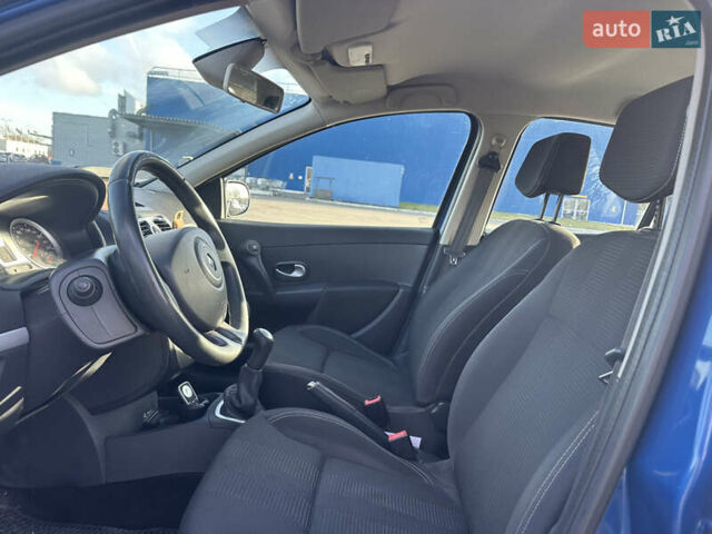 Синий Рено Клио, объемом двигателя 1.15 л и пробегом 195 тыс. км за 4900 $, фото 19 на Automoto.ua