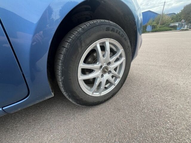 Синий Рено Клио, объемом двигателя 1.5 л и пробегом 279 тыс. км за 4600 $, фото 10 на Automoto.ua