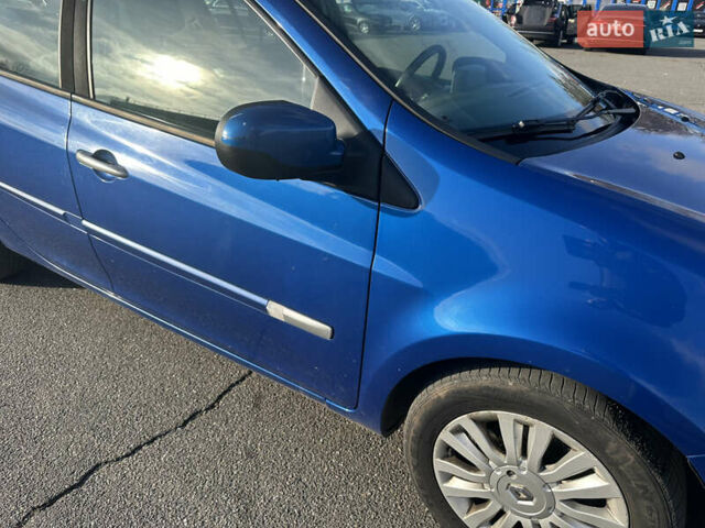 Синий Рено Клио, объемом двигателя 1.15 л и пробегом 195 тыс. км за 4900 $, фото 4 на Automoto.ua