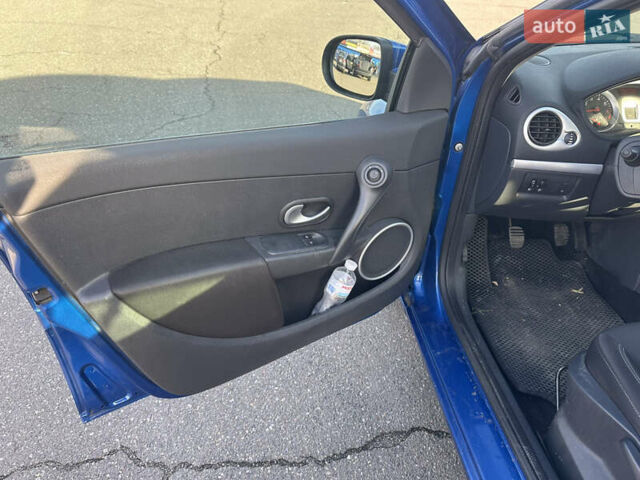 Синий Рено Клио, объемом двигателя 1.15 л и пробегом 195 тыс. км за 4900 $, фото 16 на Automoto.ua