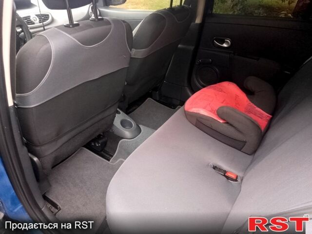 Синий Рено Клио, объемом двигателя 1.1 л и пробегом 239 тыс. км за 5200 $, фото 6 на Automoto.ua