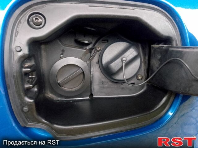 Синий Рено Клио, объемом двигателя 1.1 л и пробегом 239 тыс. км за 5200 $, фото 8 на Automoto.ua