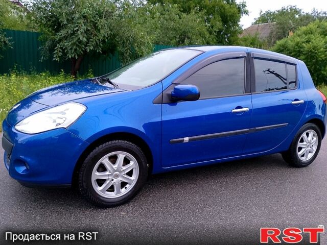 Синий Рено Клио, объемом двигателя 1.1 л и пробегом 239 тыс. км за 5200 $, фото 4 на Automoto.ua