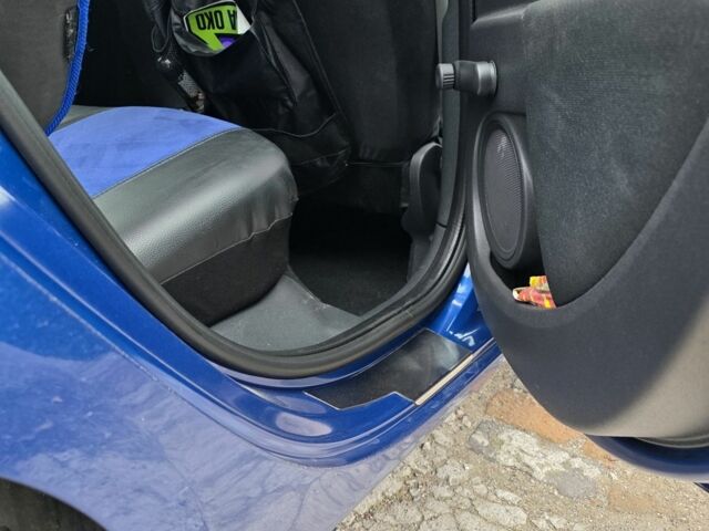 Синий Рено Клио, объемом двигателя 1.1 л и пробегом 179 тыс. км за 5600 $, фото 7 на Automoto.ua