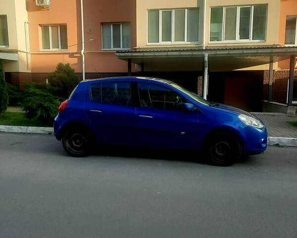 Синий Рено Клио, объемом двигателя 1.46 л и пробегом 272 тыс. км за 5500 $, фото 5 на Automoto.ua
