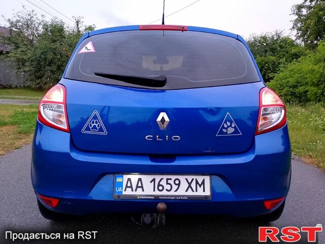 Синий Рено Клио, объемом двигателя 1.1 л и пробегом 239 тыс. км за 5200 $, фото 3 на Automoto.ua