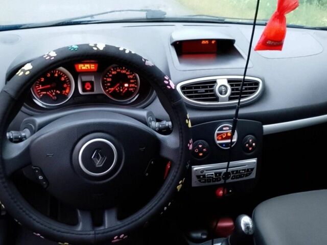 Синій Рено Кліо, об'ємом двигуна 1.1 л та пробігом 253 тис. км за 5103 $, фото 6 на Automoto.ua