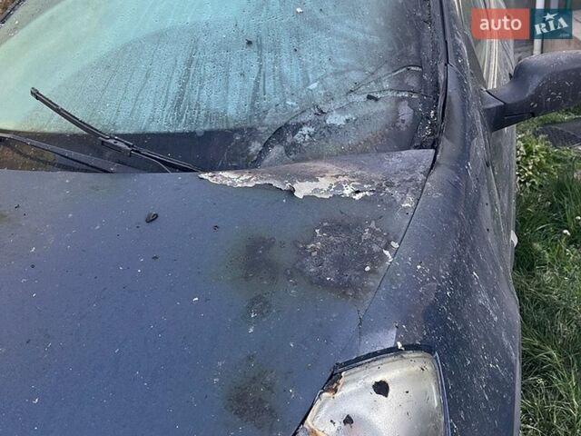 Синий Рено Клио, объемом двигателя 1.2 л и пробегом 240 тыс. км за 2000 $, фото 5 на Automoto.ua