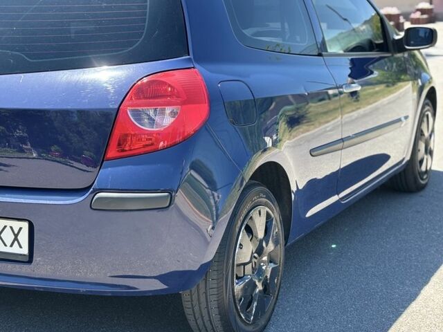 Синий Рено Клио, объемом двигателя 1.1 л и пробегом 98 тыс. км за 4100 $, фото 6 на Automoto.ua