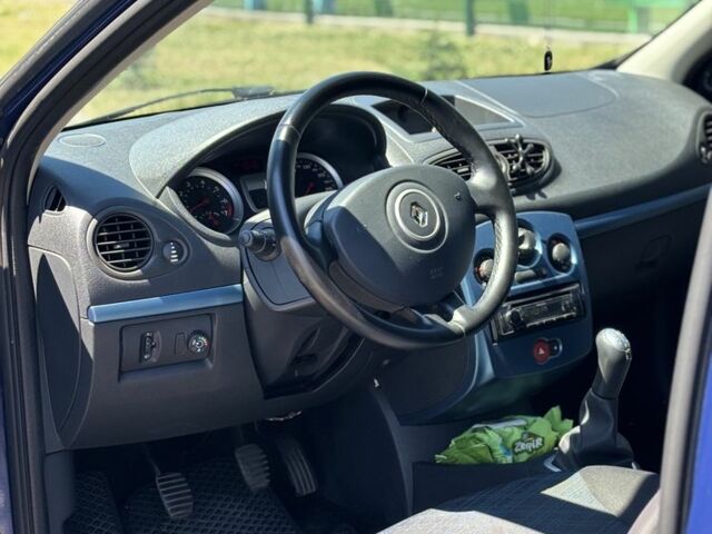 Синий Рено Клио, объемом двигателя 1.1 л и пробегом 98 тыс. км за 4100 $, фото 9 на Automoto.ua