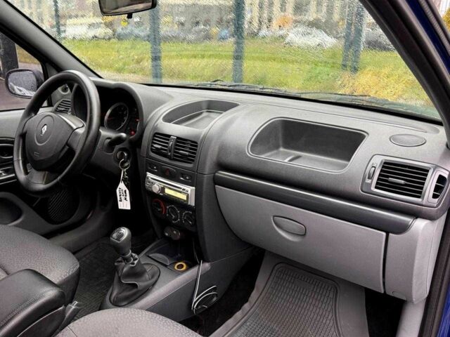 Синій Рено Кліо, об'ємом двигуна 1.4 л та пробігом 168 тис. км за 2950 $, фото 16 на Automoto.ua