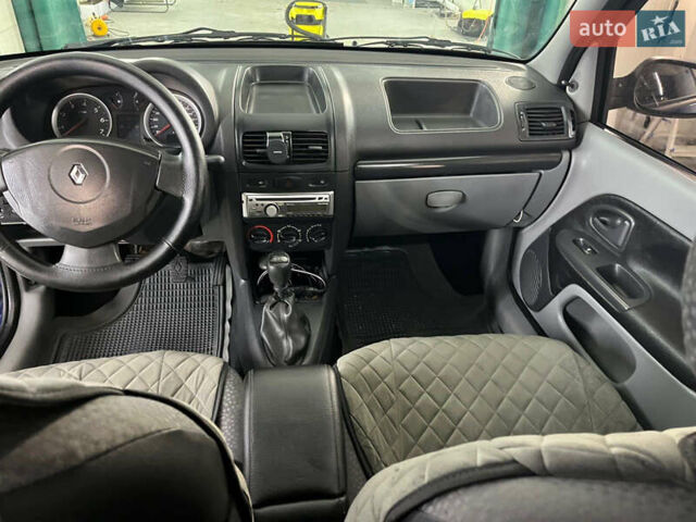 Синий Рено Клио, объемом двигателя 1.39 л и пробегом 160 тыс. км за 3400 $, фото 16 на Automoto.ua