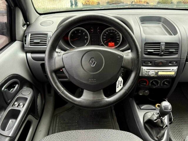 Синій Рено Кліо, об'ємом двигуна 1.4 л та пробігом 168 тис. км за 2950 $, фото 9 на Automoto.ua