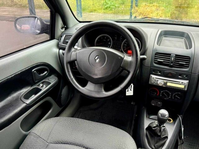 Синій Рено Кліо, об'ємом двигуна 1.4 л та пробігом 168 тис. км за 2950 $, фото 12 на Automoto.ua