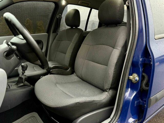 Синій Рено Кліо, об'ємом двигуна 1.4 л та пробігом 168 тис. км за 2950 $, фото 10 на Automoto.ua