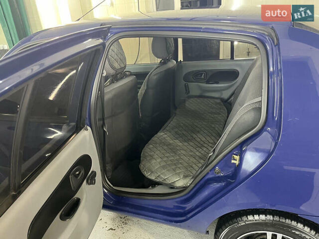 Синий Рено Клио, объемом двигателя 1.39 л и пробегом 160 тыс. км за 3400 $, фото 4 на Automoto.ua