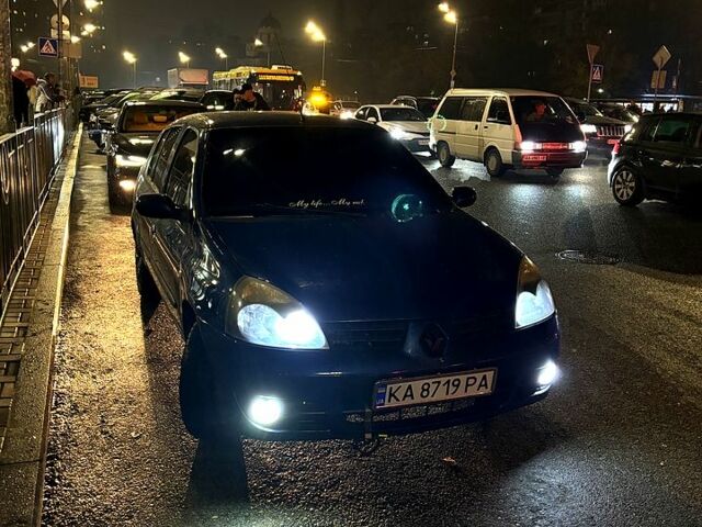 Синий Рено Клио, объемом двигателя 1.4 л и пробегом 183 тыс. км за 3500 $, фото 12 на Automoto.ua